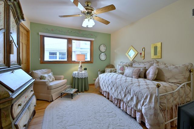 1031 S Belmont Avenue, Arlington Heights, IL 60005