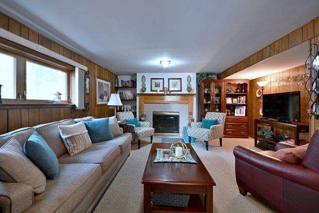 1031 S Belmont Avenue, Arlington Heights, IL 60005