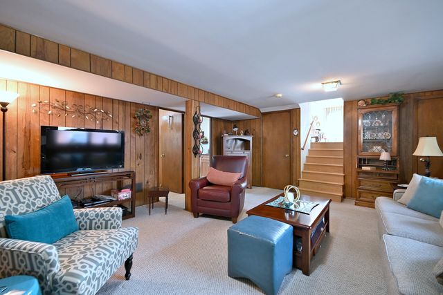 1031 S Belmont Avenue, Arlington Heights, IL 60005