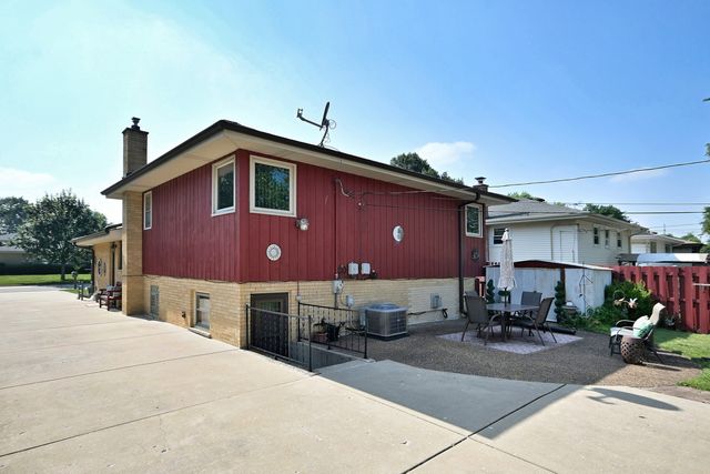 1031 S Belmont Avenue, Arlington Heights, IL 60005