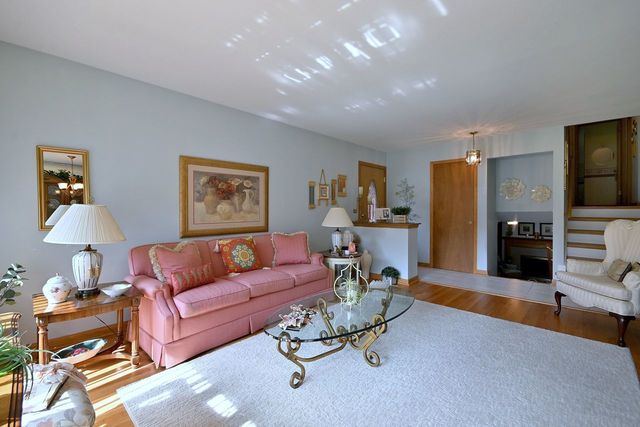 1031 S Belmont Avenue, Arlington Heights, IL 60005