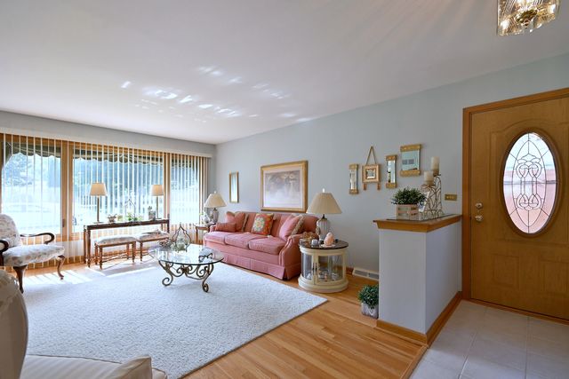 1031 S Belmont Avenue, Arlington Heights, IL 60005