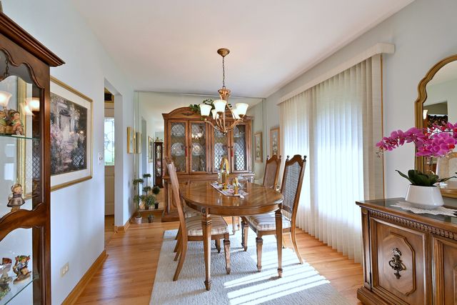1031 S Belmont Avenue, Arlington Heights, IL 60005