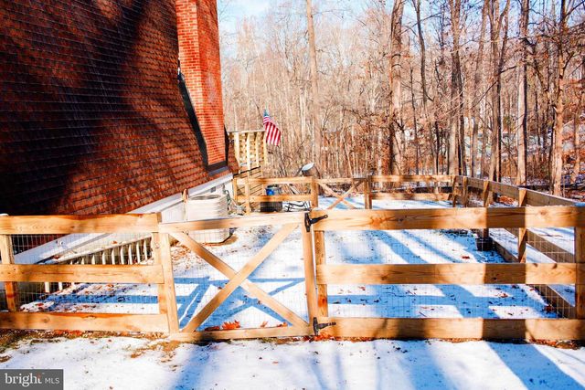 1659 S LAKESHORE DR, Louisa, VA 23093