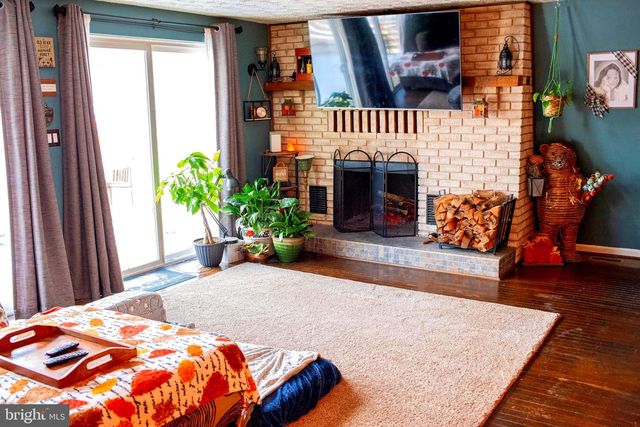 1659 S LAKESHORE DR, Louisa, VA 23093