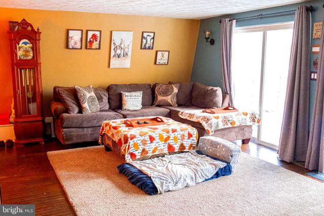 1659 S LAKESHORE DR, Louisa, VA 23093