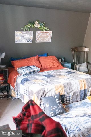 1659 S LAKESHORE DR, Louisa, VA 23093