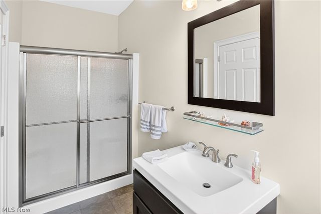 180 Mallard Creek Run, Lagrange, OH 44050