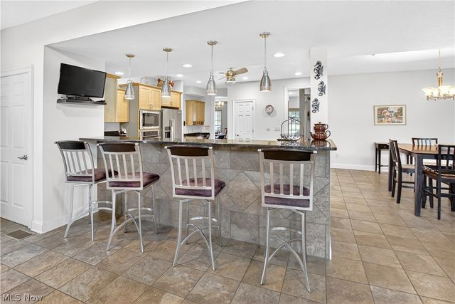 180 Mallard Creek Run, Lagrange, OH 44050