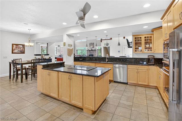180 Mallard Creek Run, Lagrange, OH 44050