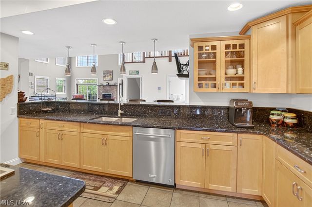 180 Mallard Creek Run, Lagrange, OH 44050