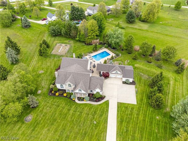 180 Mallard Creek Run, Lagrange, OH 44050
