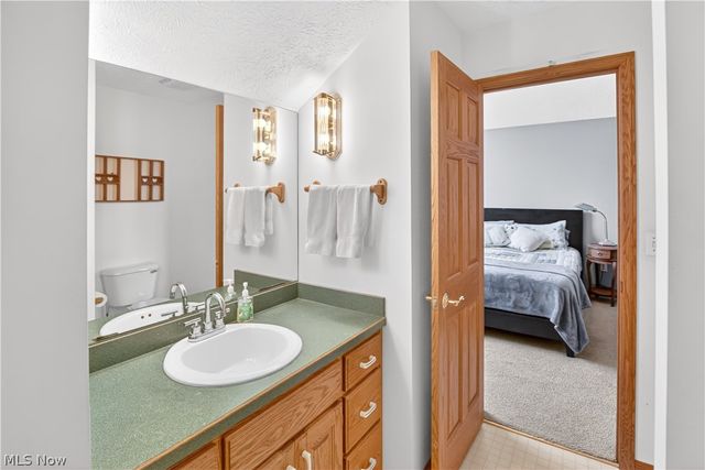 180 Mallard Creek Run, Lagrange, OH 44050
