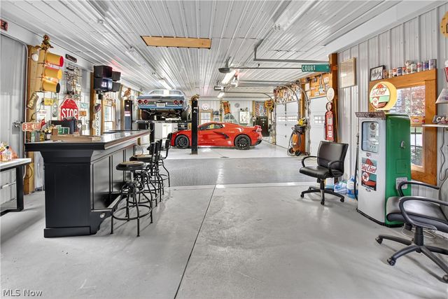 180 Mallard Creek Run, Lagrange, OH 44050