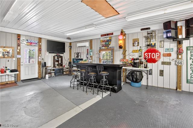 180 Mallard Creek Run, Lagrange, OH 44050