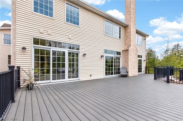 180 Mallard Creek Run, Lagrange, OH 44050