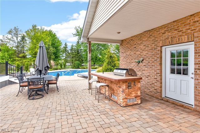 180 Mallard Creek Run, Lagrange, OH 44050