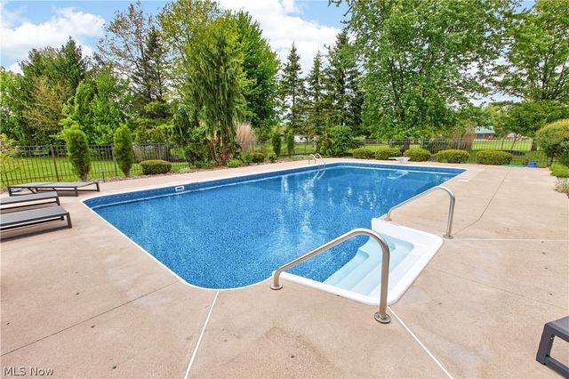 180 Mallard Creek Run, Lagrange, OH 44050
