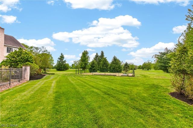 180 Mallard Creek Run, Lagrange, OH 44050