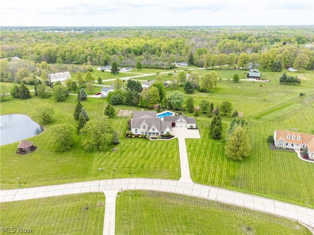 180 Mallard Creek Run, Lagrange, OH 44050