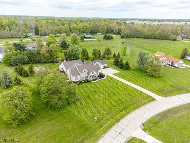 180 Mallard Creek Run, Lagrange, OH 44050