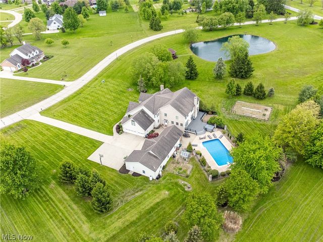 180 Mallard Creek Run, Lagrange, OH 44050