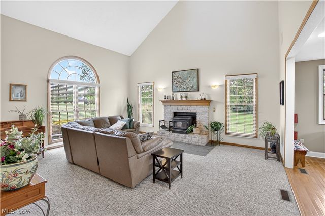180 Mallard Creek Run, Lagrange, OH 44050