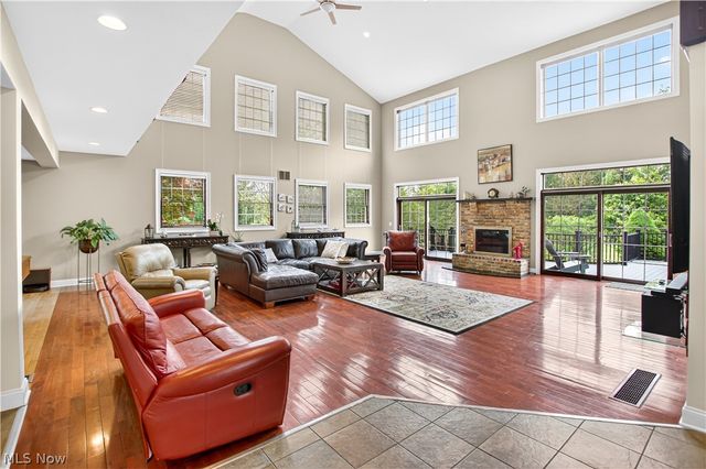 180 Mallard Creek Run, Lagrange, OH 44050