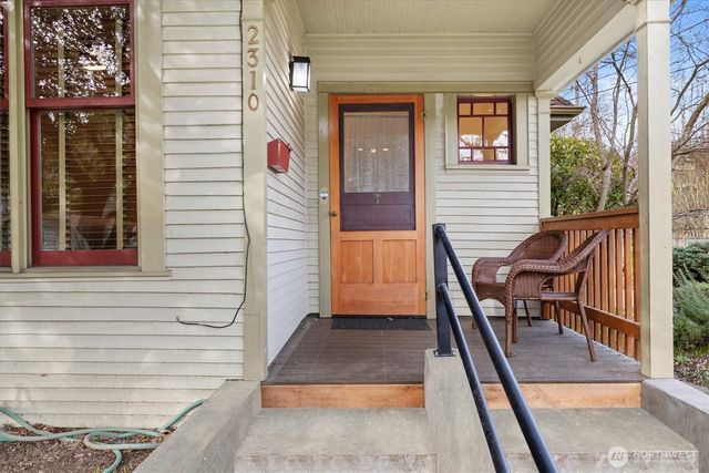 2310 N 65th Street, Seattle, WA 98103