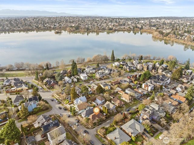 2310 N 65th Street, Seattle, WA 98103