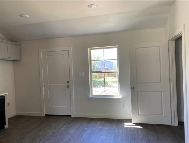 124 Bridlewood Lane, Bridgeport, TX 76426