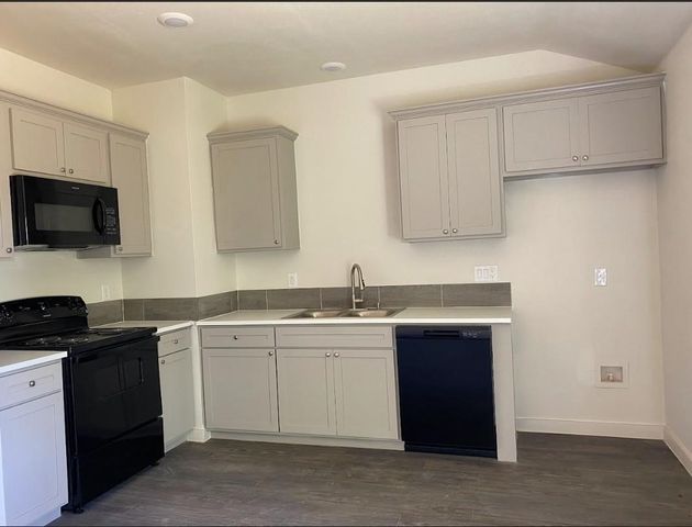 124 Bridlewood Lane, Bridgeport, TX 76426