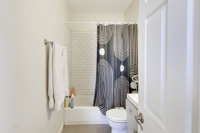 1620 N SPAULDING Avenue, Chicago, IL 60647