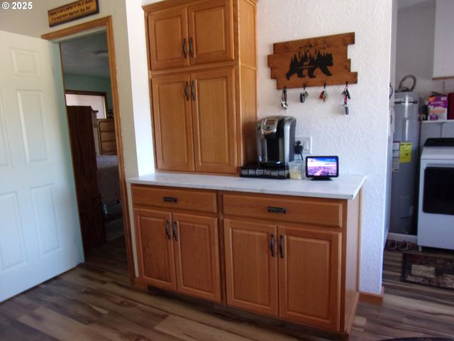 375 JORDAN CREEK Rd, Riddle, OR 97469