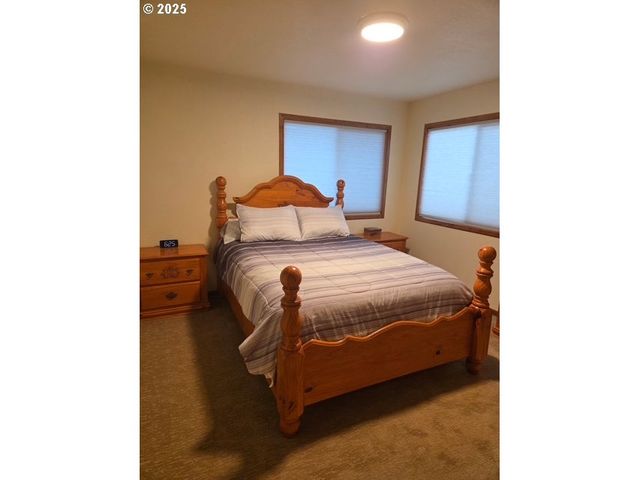 375 JORDAN CREEK Rd, Riddle, OR 97469