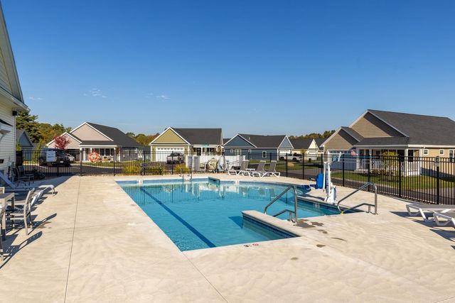 27 MULBERRY Lane, Epping, NH 03042