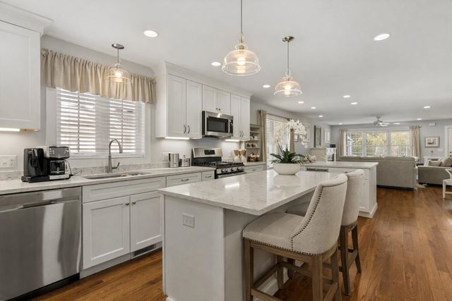 27 MULBERRY Lane, Epping, NH 03042