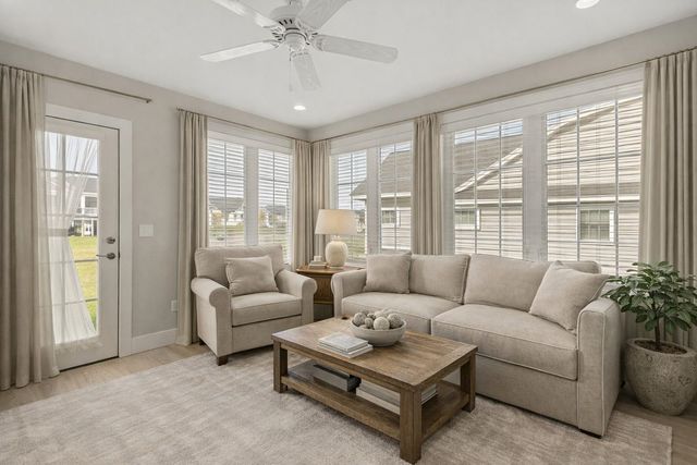 27 MULBERRY Lane, Epping, NH 03042