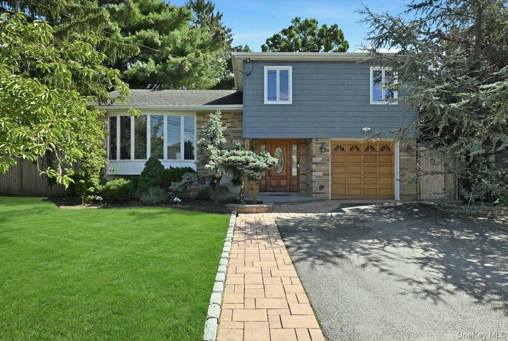 2484 Kayron Lane, North Bellmore, NY 11710 — exterior