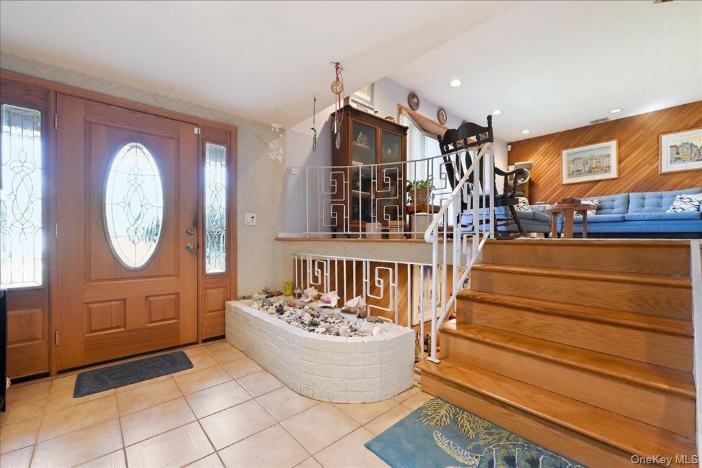 2484 Kayron Lane, North Bellmore, NY 11710 — photo 3
