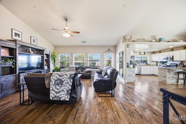 5402 Winter Wheat Avenue, Bakersfield, CA 93313