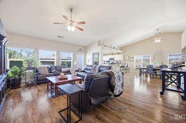 5402 Winter Wheat Avenue, Bakersfield, CA 93313