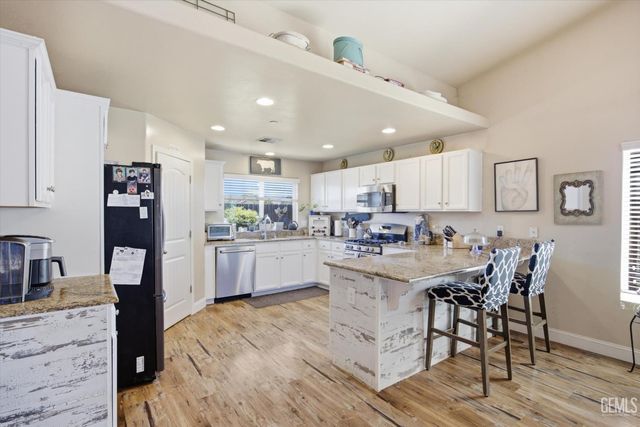 5402 Winter Wheat Avenue, Bakersfield, CA 93313