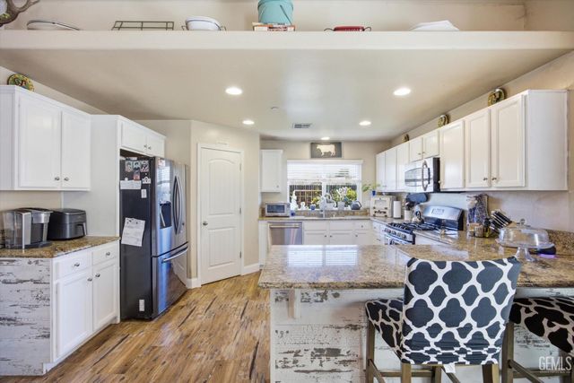 5402 Winter Wheat Avenue, Bakersfield, CA 93313