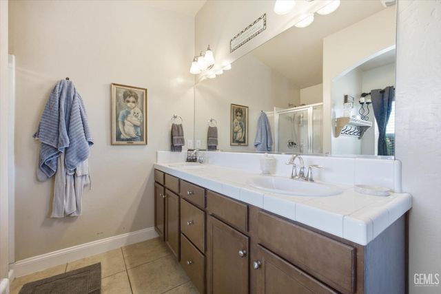5402 Winter Wheat Avenue, Bakersfield, CA 93313