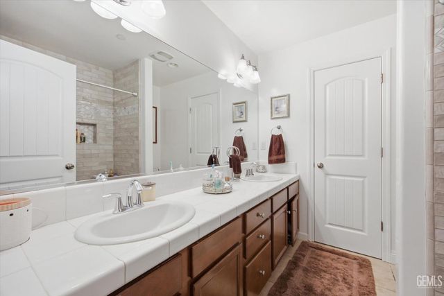 5402 Winter Wheat Avenue, Bakersfield, CA 93313