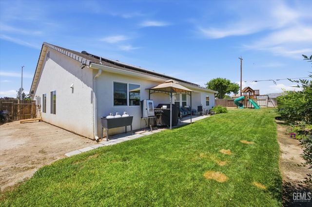 5402 Winter Wheat Avenue, Bakersfield, CA 93313