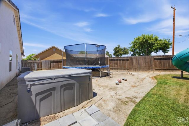 5402 Winter Wheat Avenue, Bakersfield, CA 93313