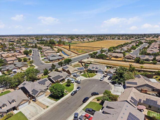 5402 Winter Wheat Avenue, Bakersfield, CA 93313