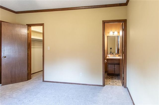 2475 Brookside Drive, Lawrence, KS 66047